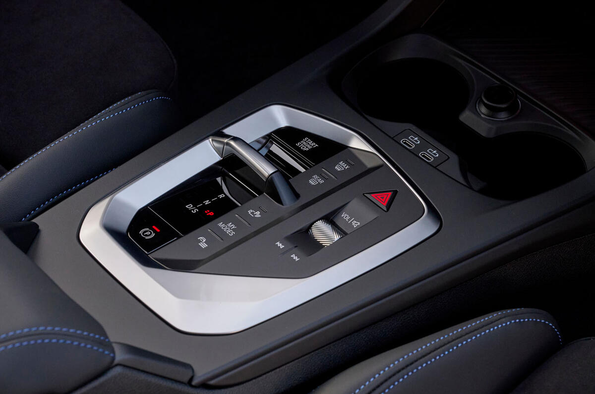 bmw 1 series review 2024 16 console centrale