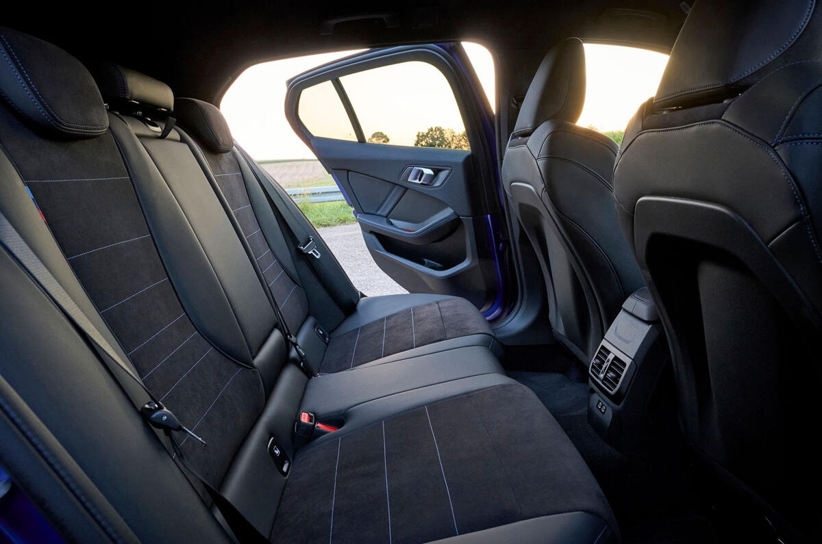 bmw série 1 avis 2024 19 sièges arrières