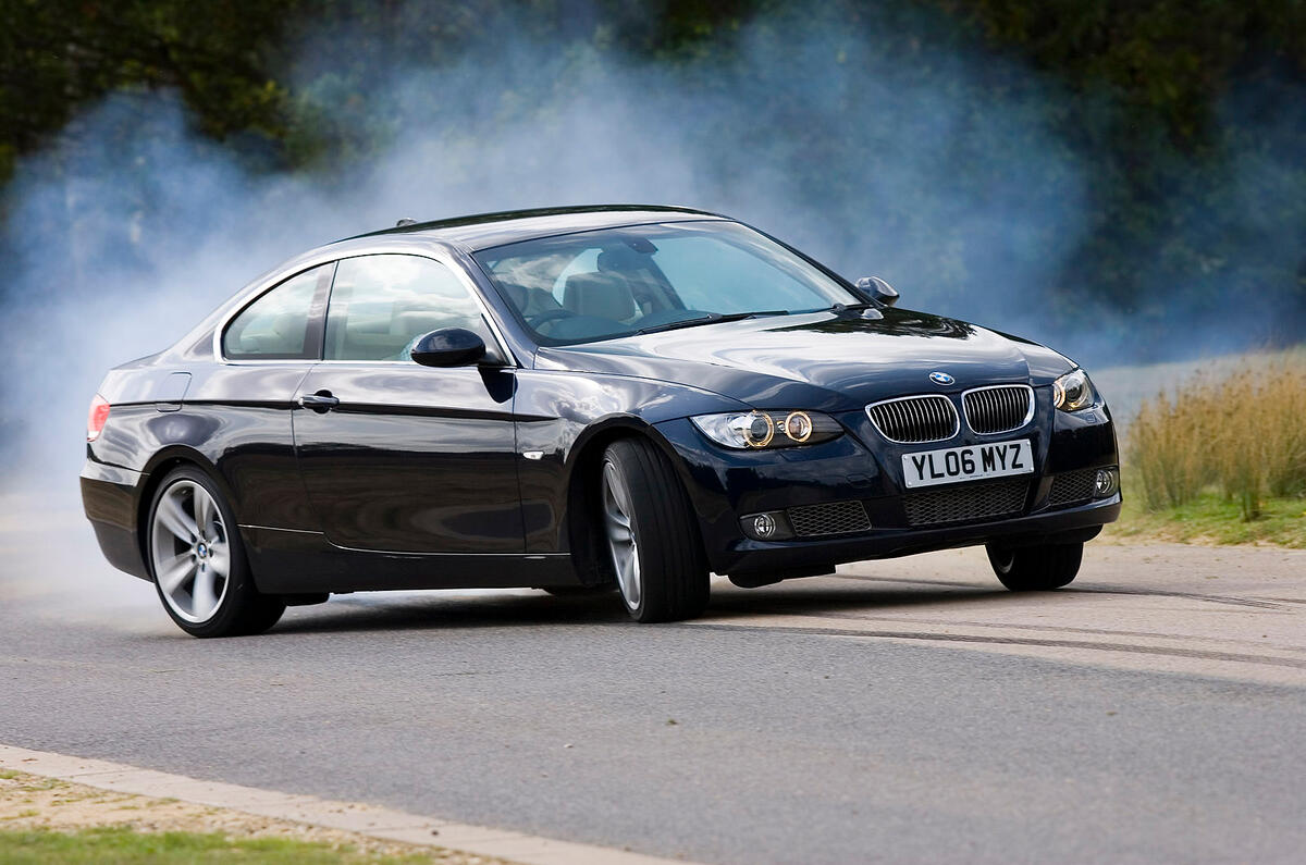 BMW E90 3 Series 335i specs, dimensions