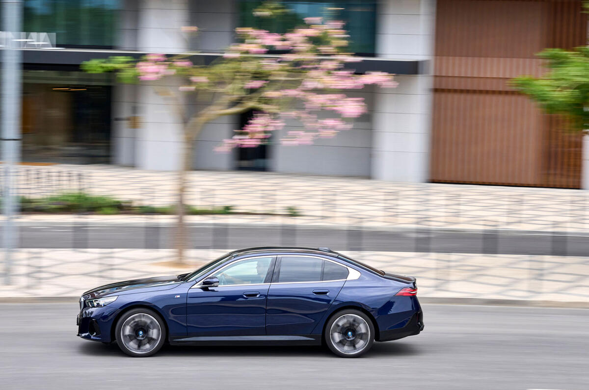bmw i5 edrive40 review 2023 02 panning side