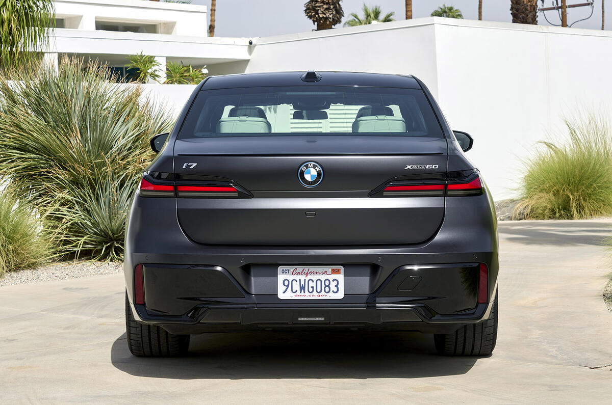 bmw i7 15 arrière statique