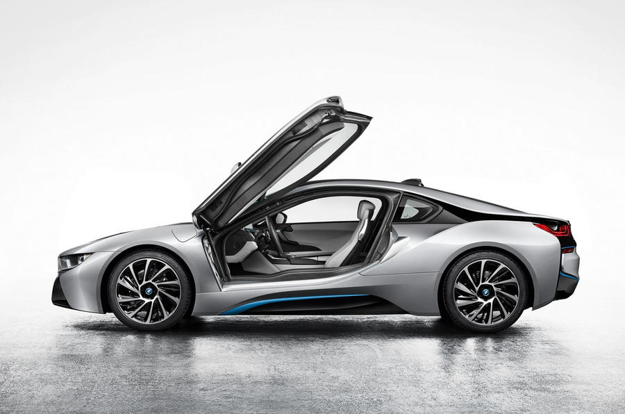 BMW i8 revealed in production specification
