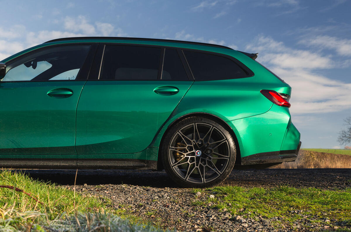 bmw m3 touring : revue 202313 détail arrière