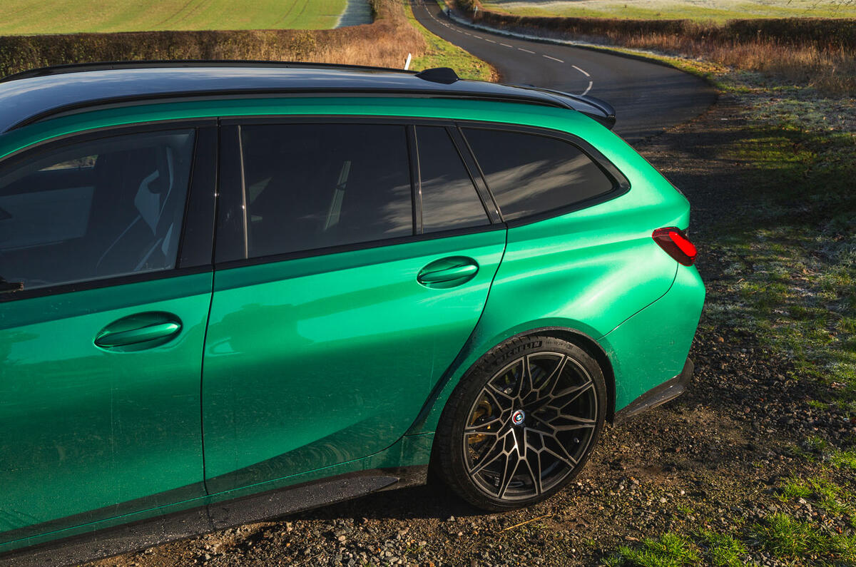 revue bmw m3 touring 202314 détail arrière