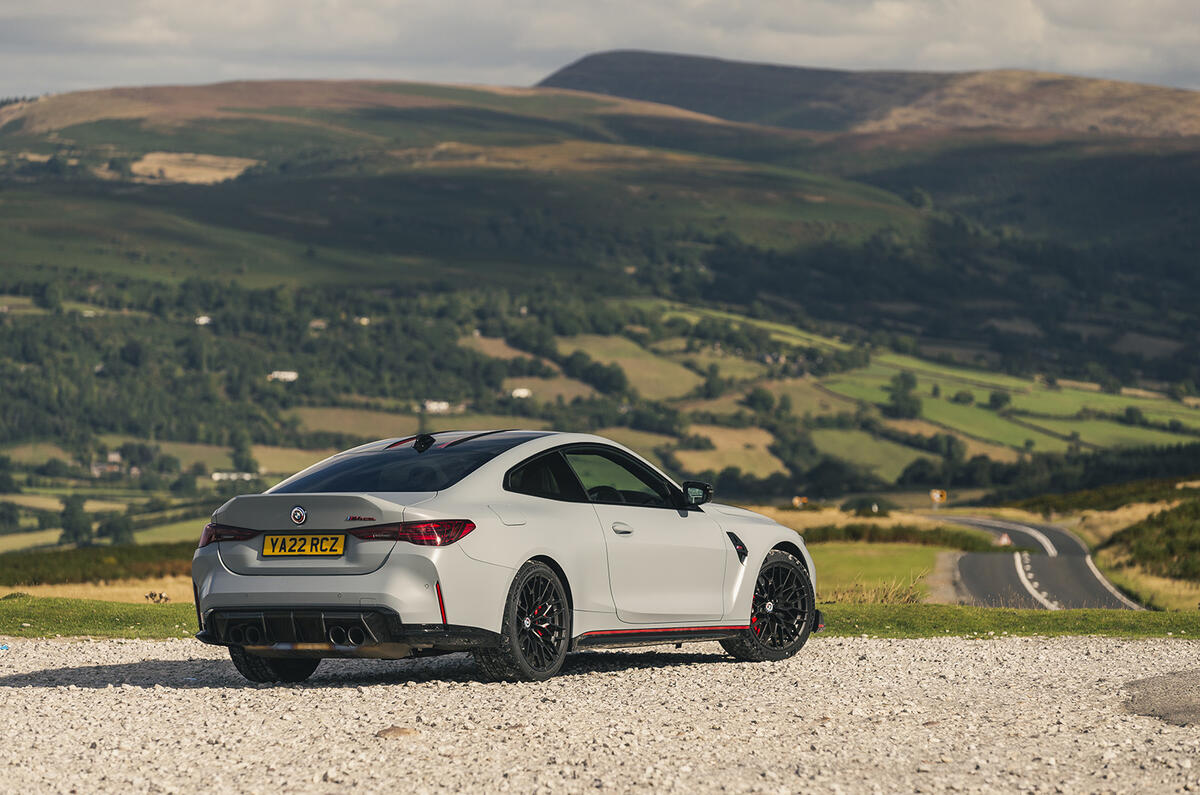 BMW M4 CSL 23 arrière statique