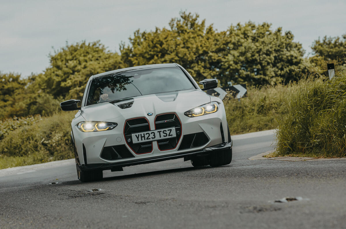 BMW M3 CS dans un virage à grande vitesse