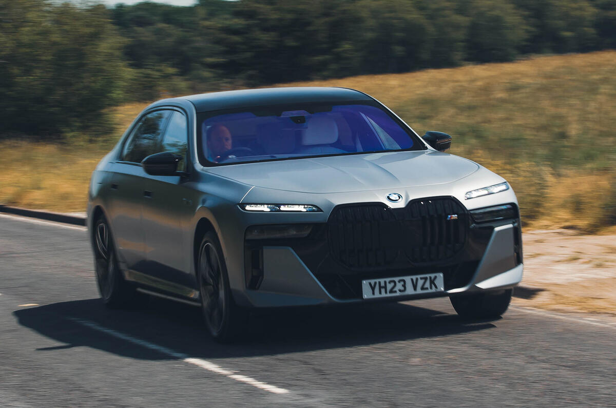 BMW M760e front lead