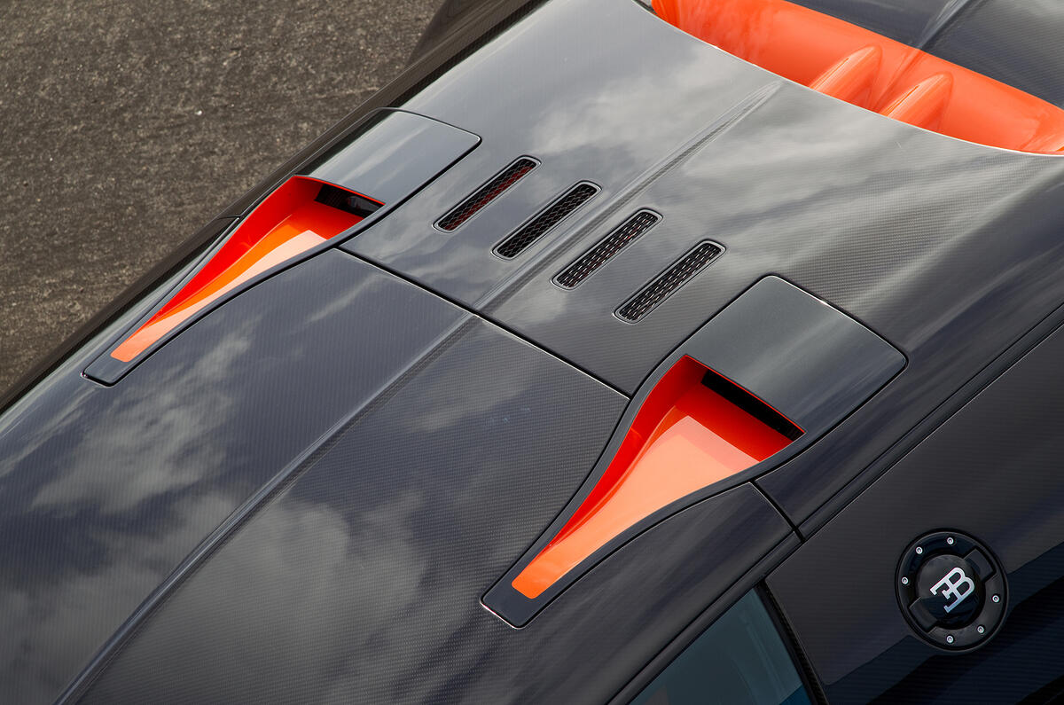 Bugatti Veyron cooling ducts