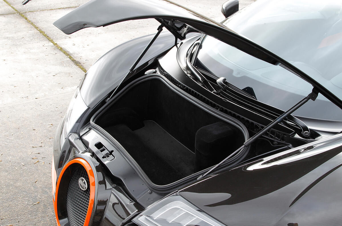 Bugatti Veyron boot