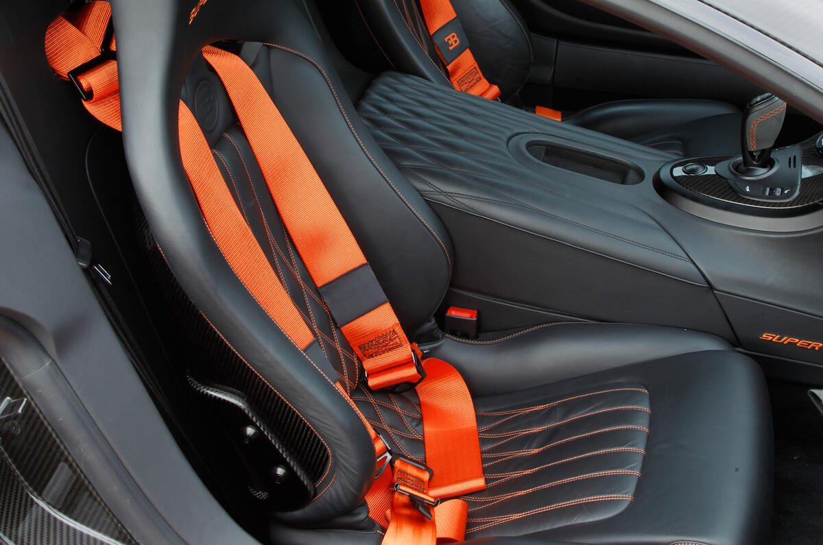 Bugatti Veyron seatbelts