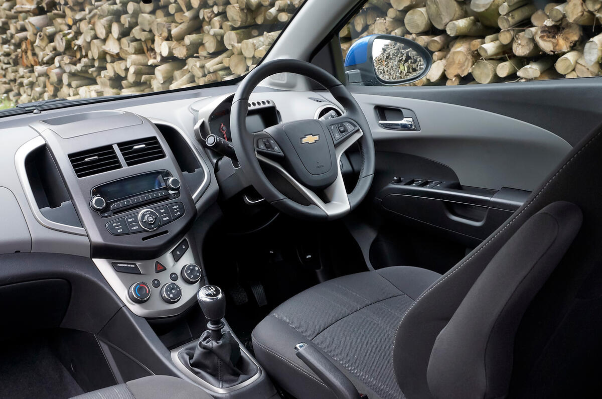 Chevrolet Aveo 2011 2015 Interior Autocar