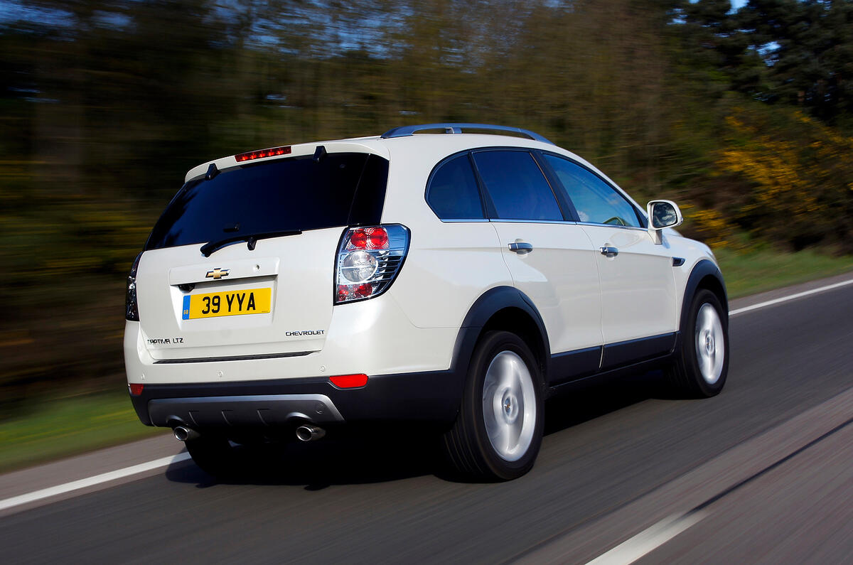 Chevrolet Captiva 2007 2015 Interior Autocar