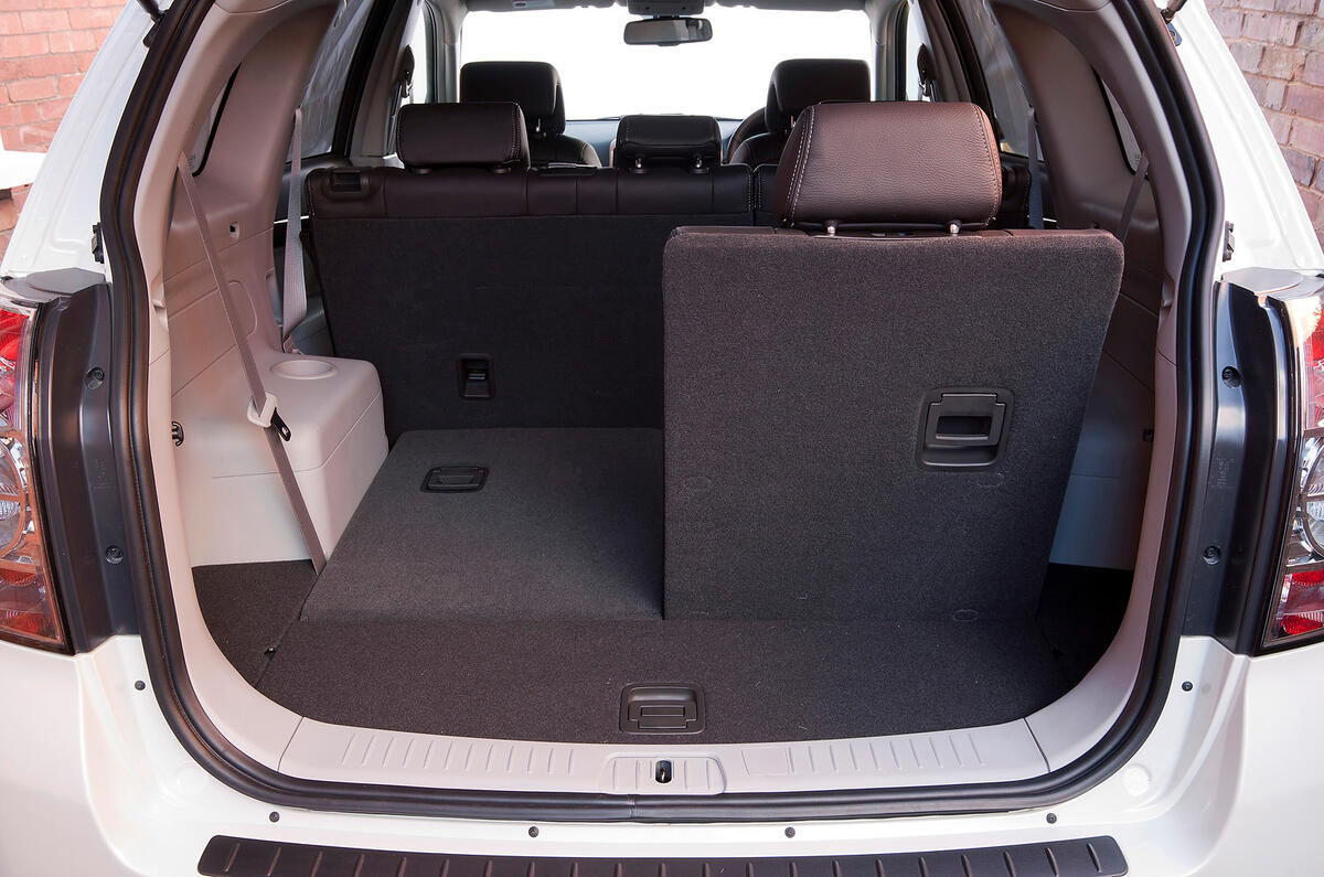 https://www.autocar.co.uk/sites/autocar.co.uk/files/styles/gallery_slide/public/chevrolet-captiva-3.jpg?itok=khxZC315