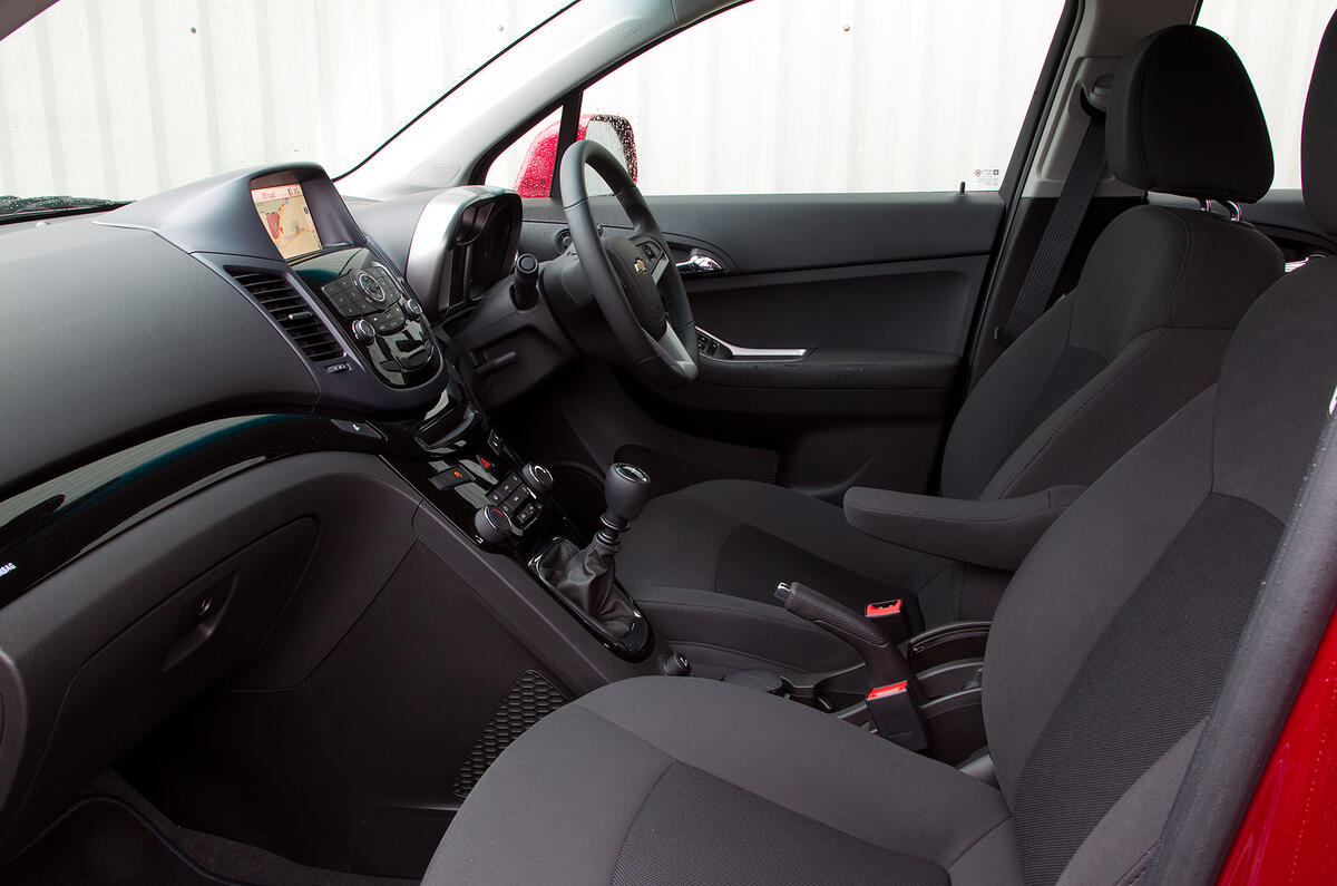 Chevrolet Orlando front seats