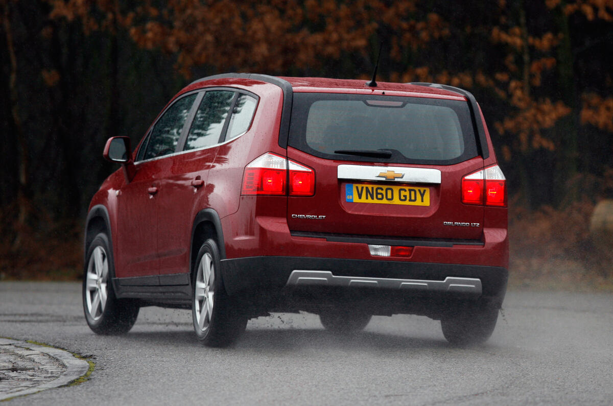 Chevrolet Orlando rear cornering
