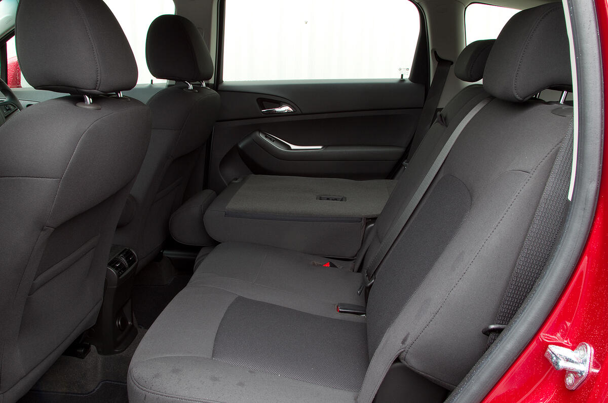Chevrolet Orlando rear seats