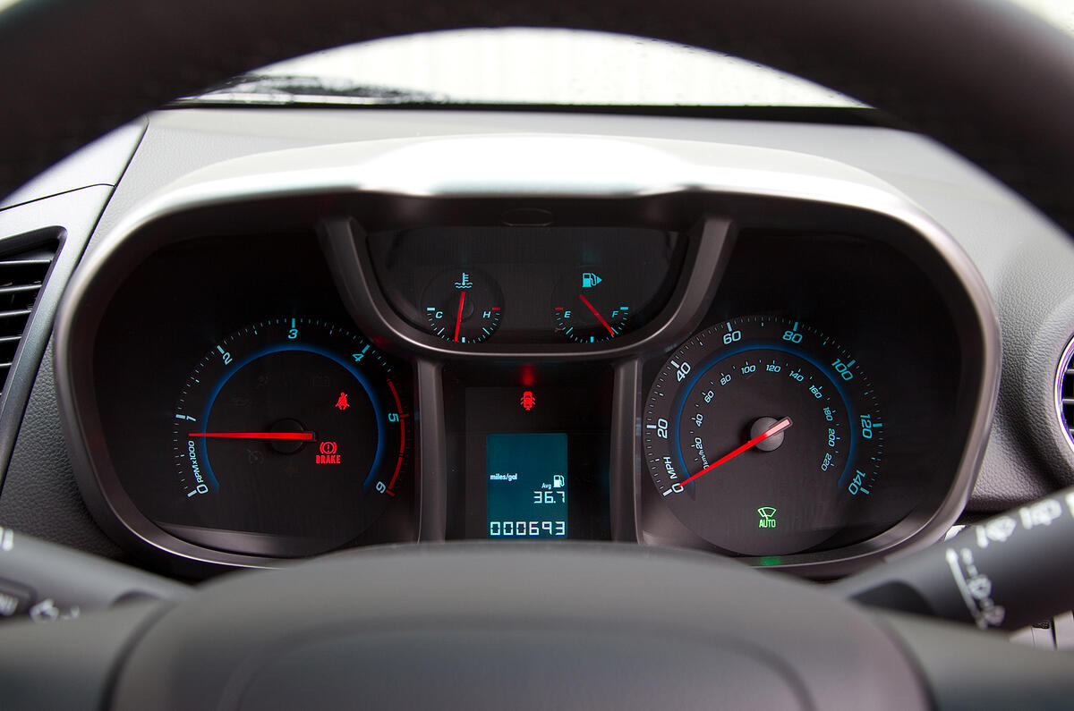 Chevrolet Orlando instrument cluster