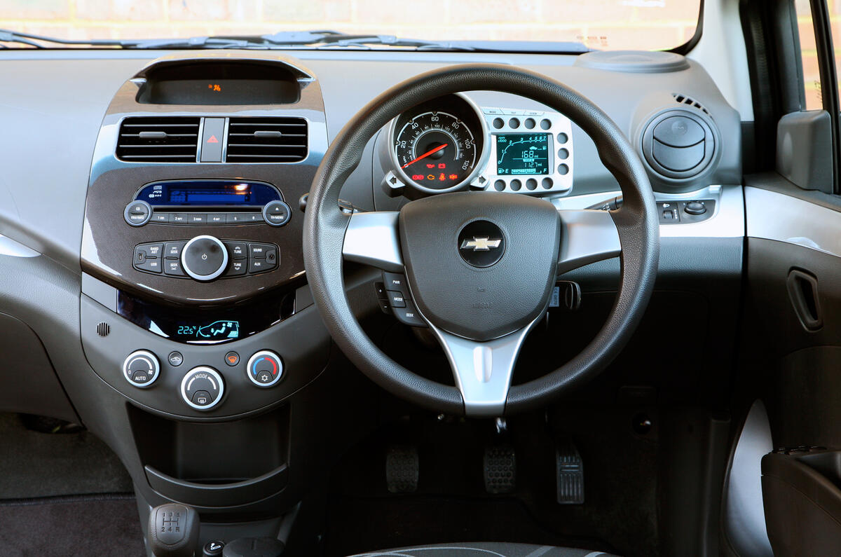 Chevrolet Spark 2010 2015 Interior Autocar