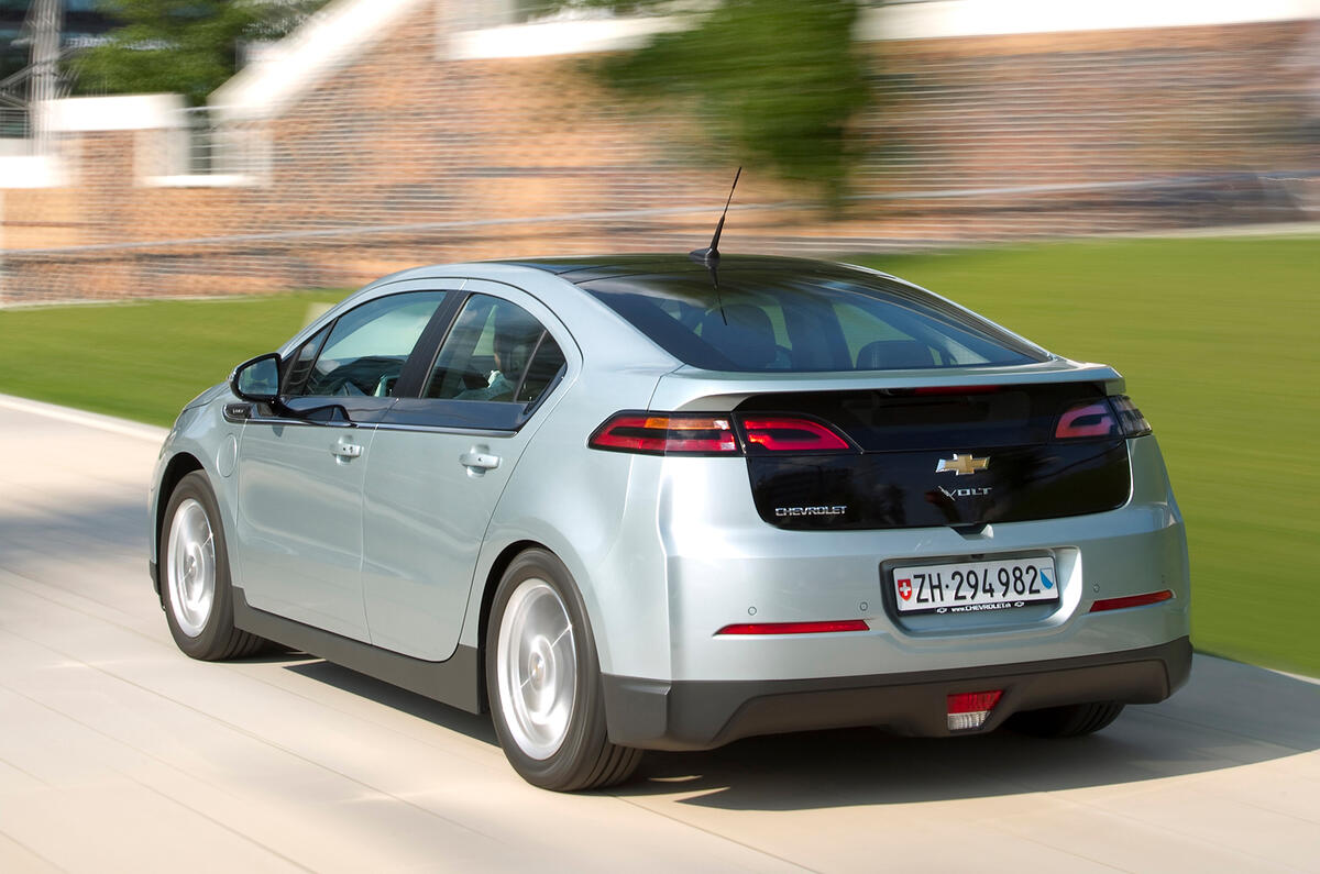 Chevrolet volt электромобиль