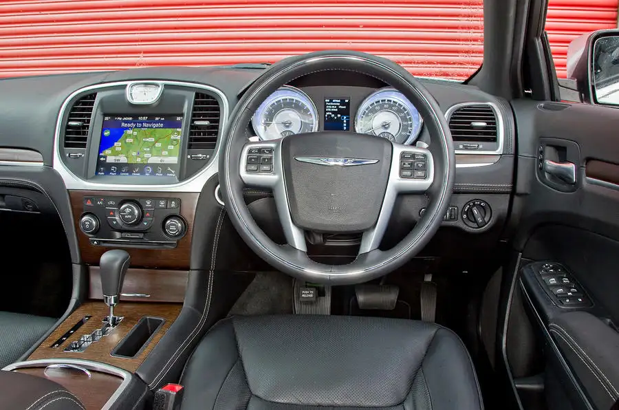 Chrysler 300c 2012 2015 Interior Autocar