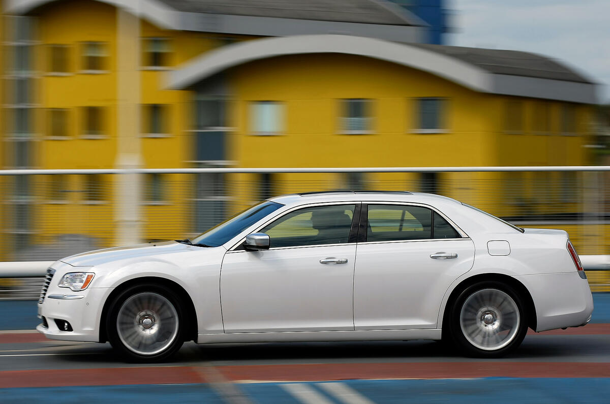 Chrysler 300C saloon first UK drive