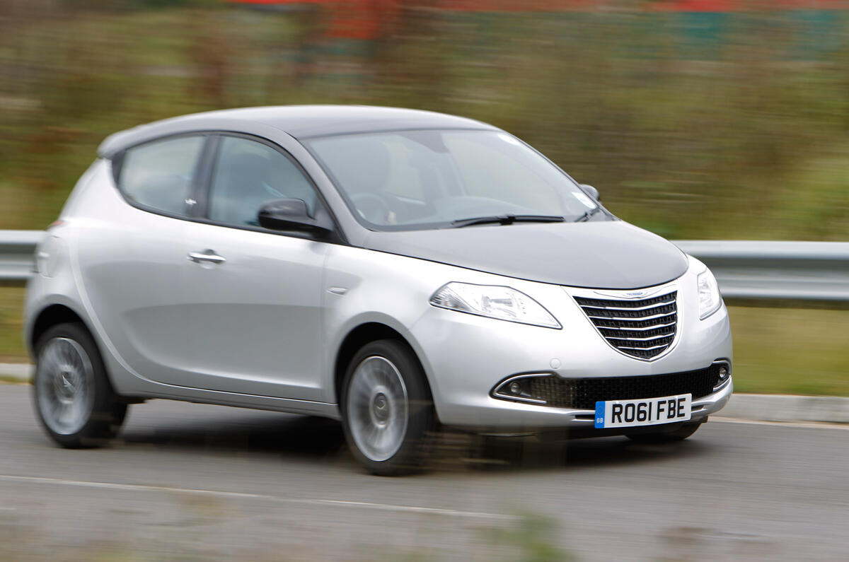 Used Chrysler Ypsilon 2011 2015 review Autocar