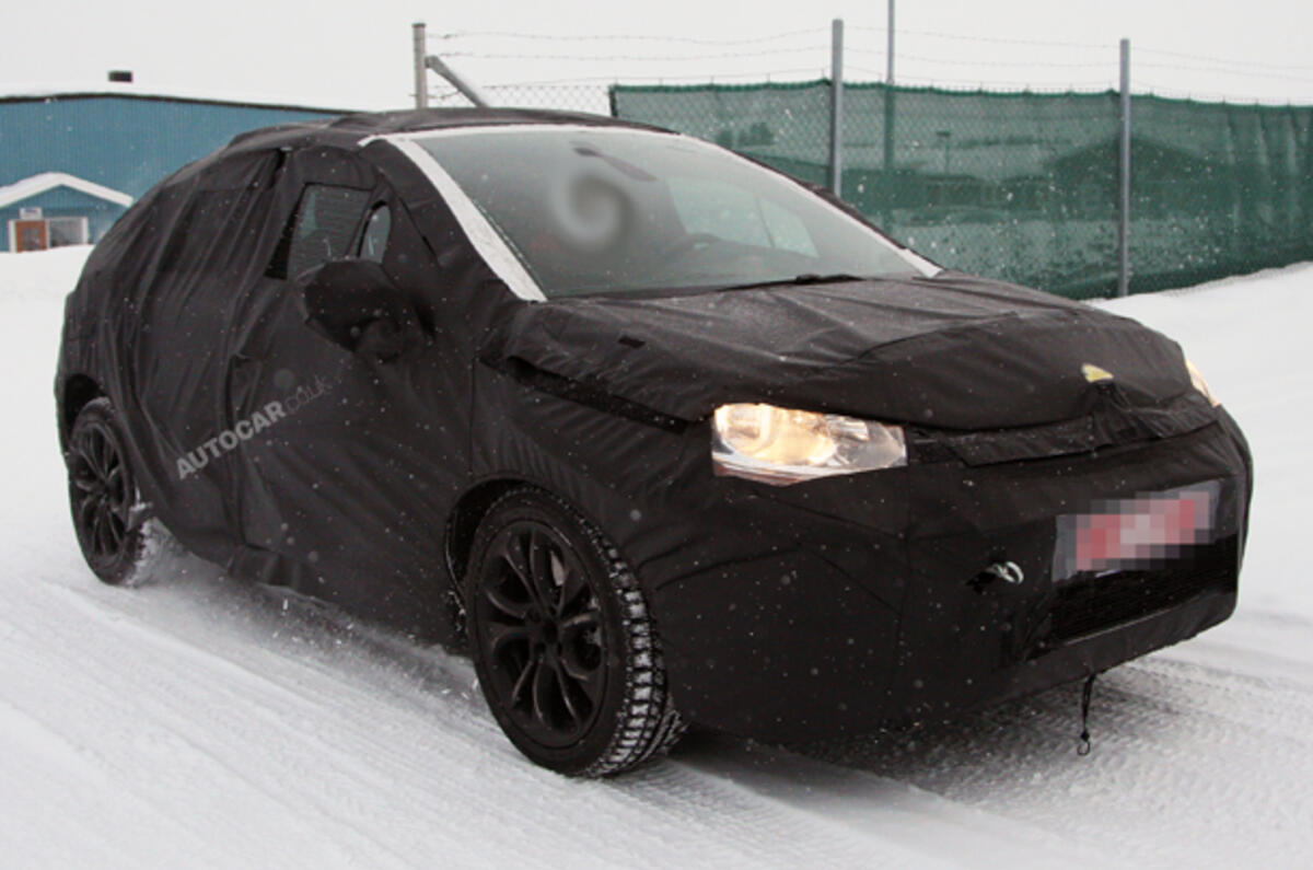 Citroen DS4 spied testing