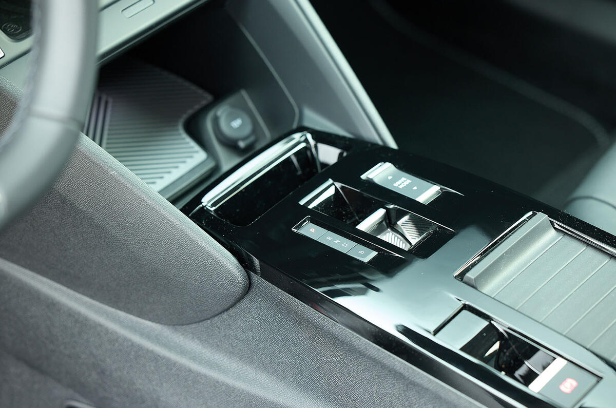 citroen C4 X avis 2025 011 console centrale