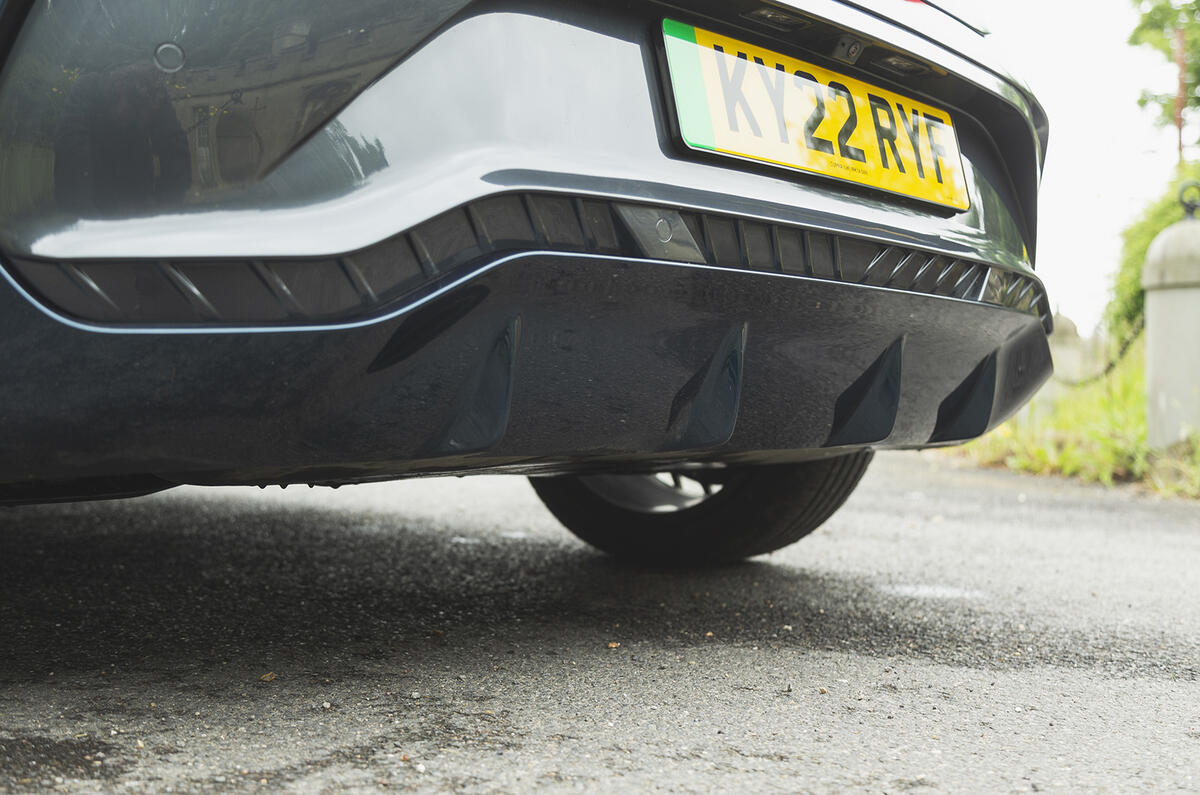 Cupra Born 2022 diffuser