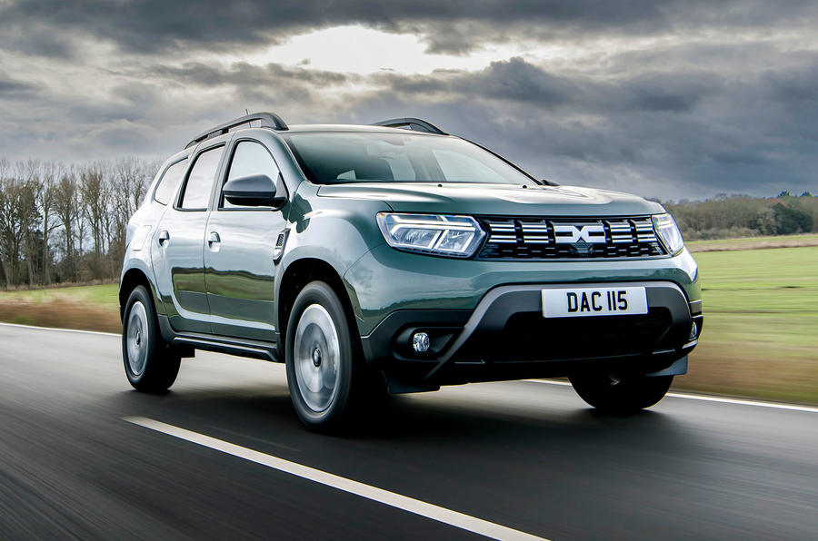 dacia duster road test 2023 01 tracking front