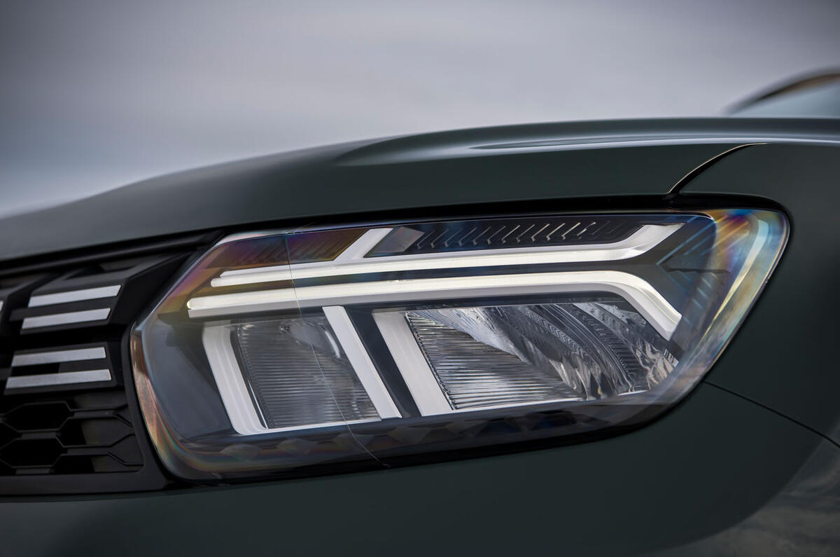 dacia duster road test 2023 05 headlight