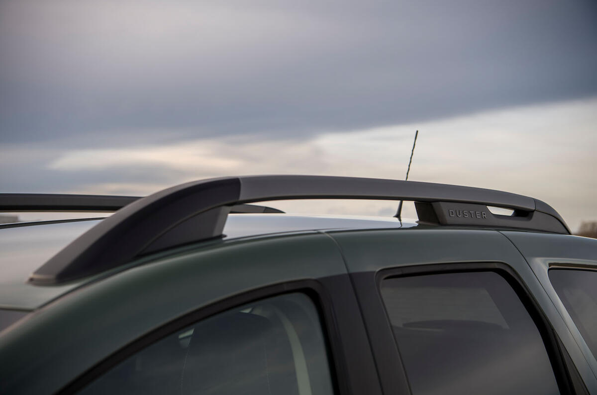 dacia duster road test 2023 10 roofbars