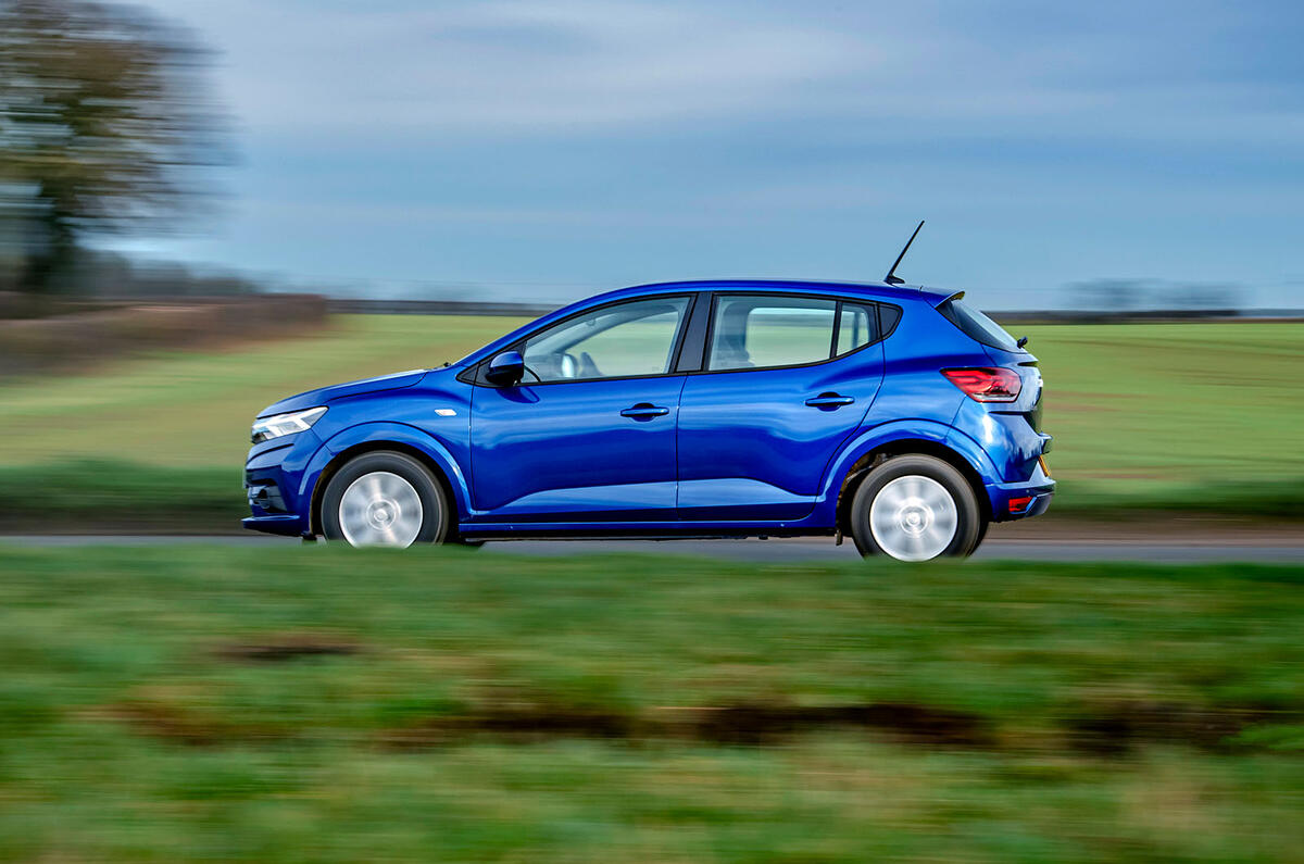 dacia sandero essai routier 2023 02 panoramique latéral