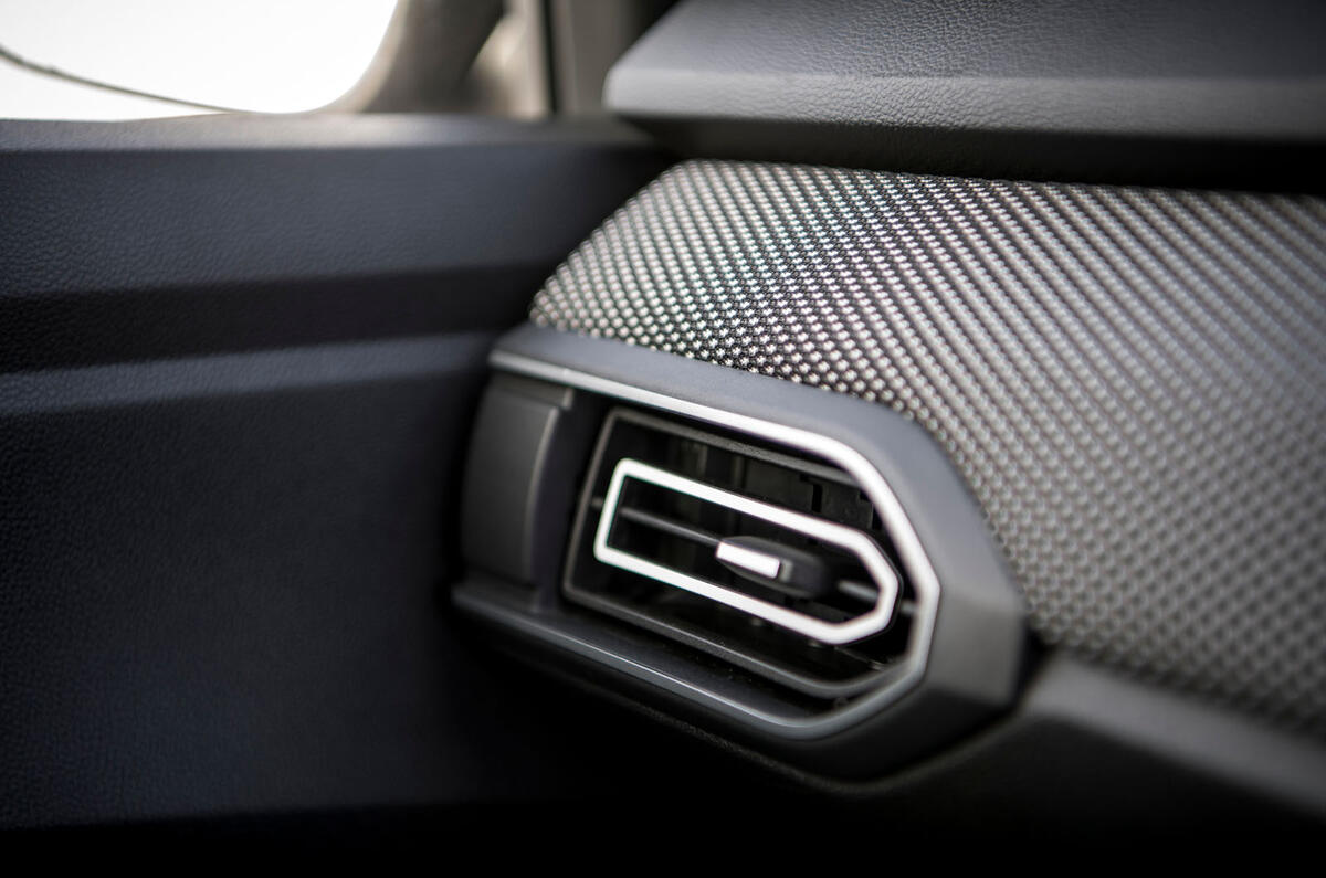 essai routier dacia sandero 2023 07 aérateurs