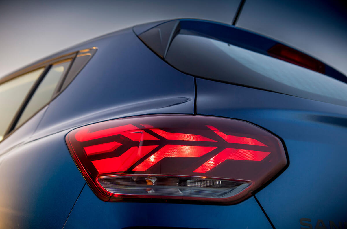 dacia sandero essai routier 2023 13 feu arrière