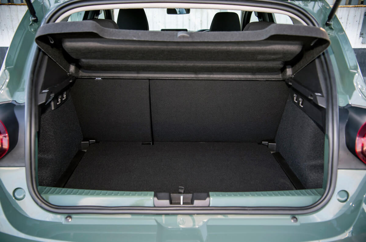 dacia sandero stepway road test review 2023 13 boot