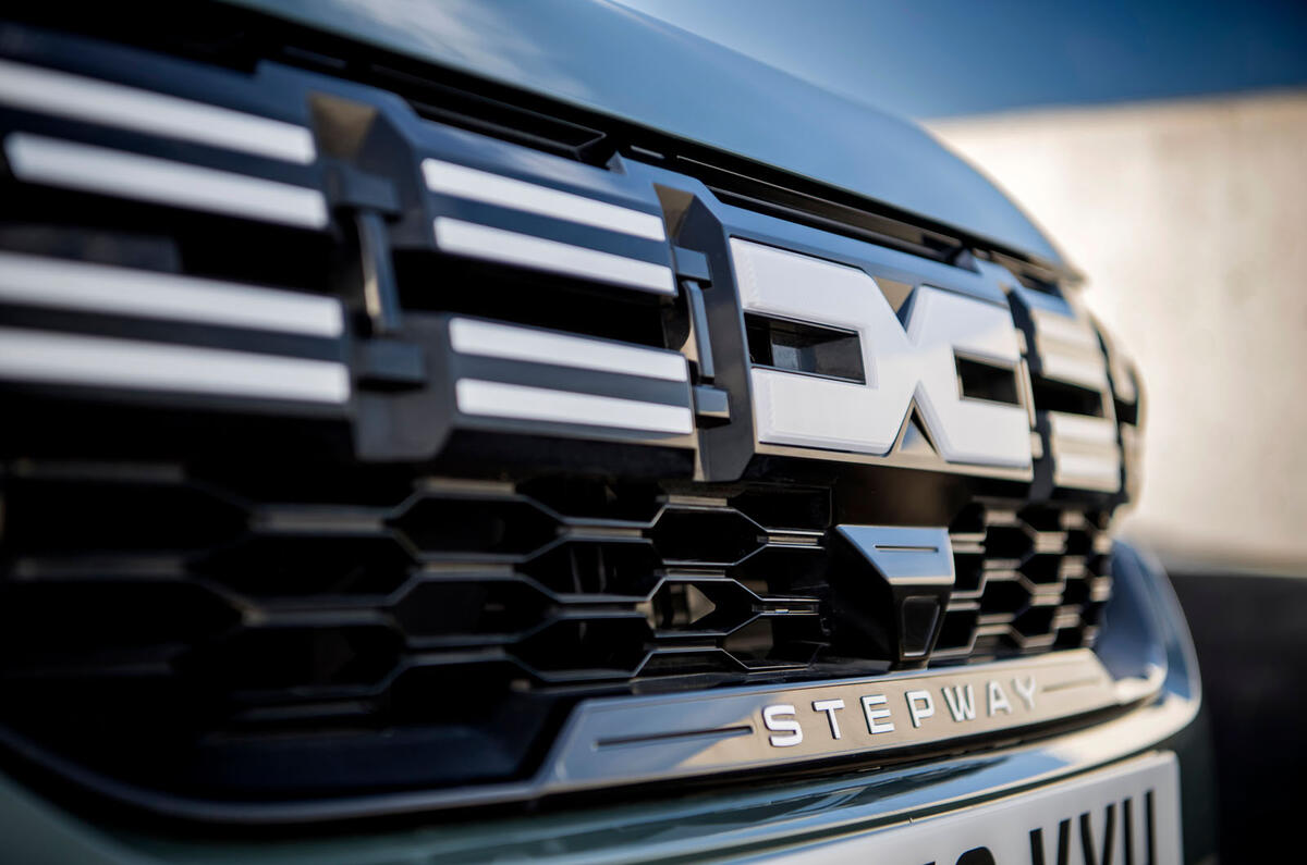 dacia sandero stepway road test review 2023 15 badge