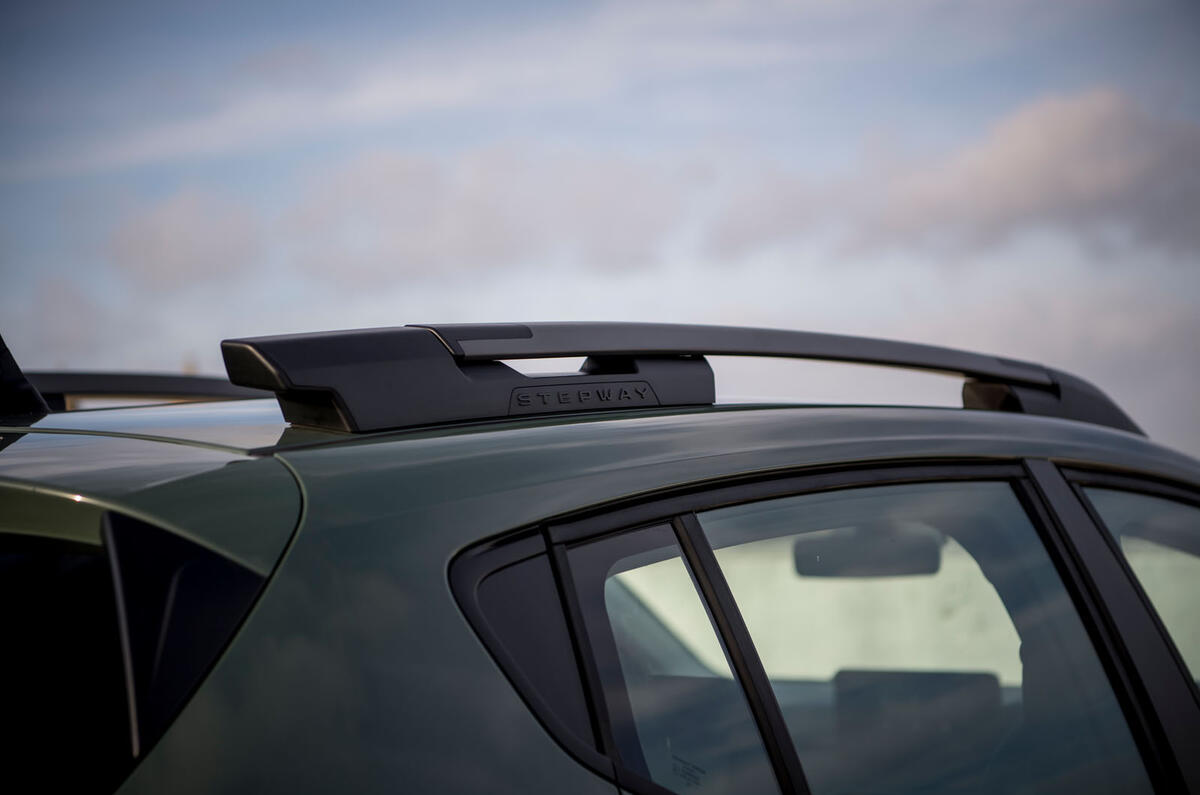 dacia sandero stepway road test review 2023 17 roofbars