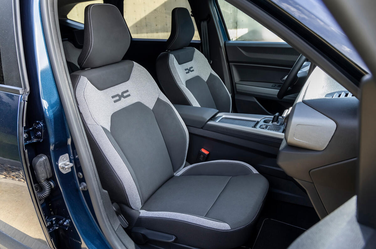Dacia Bigster sièges avant