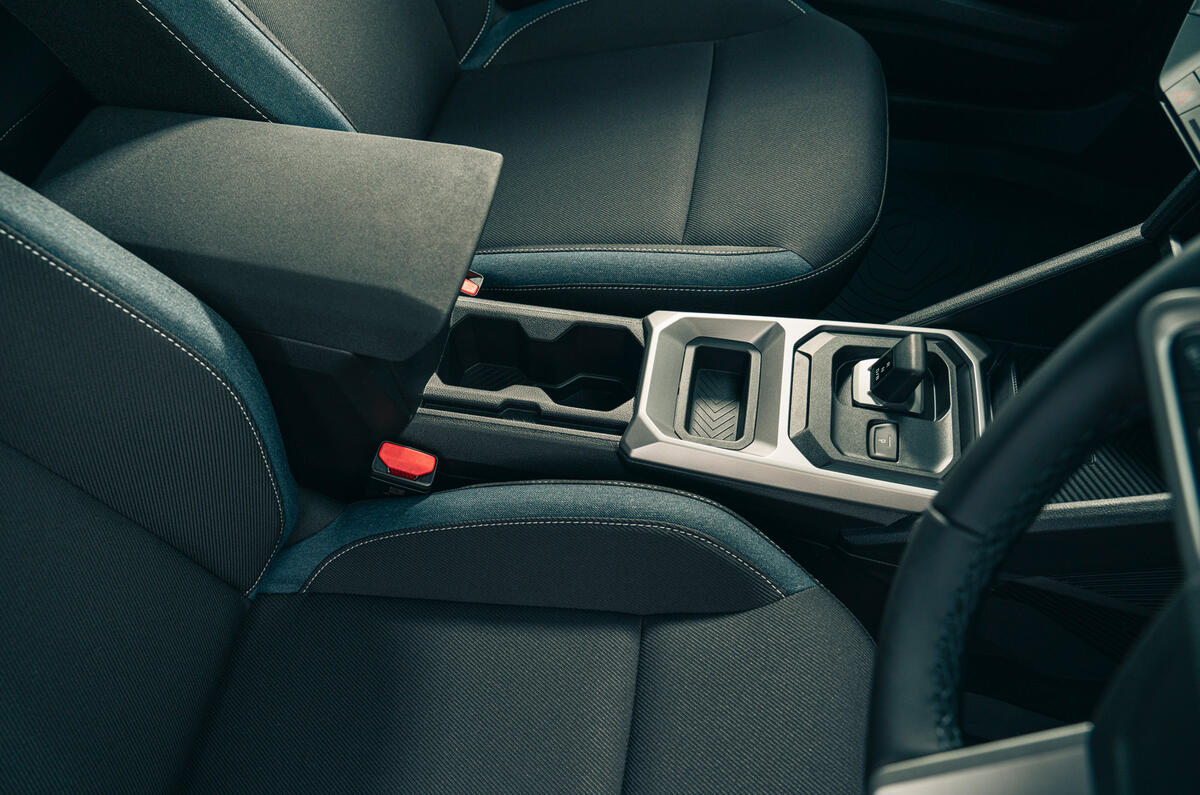 Dacia Duster intérieur avis accoudoir central