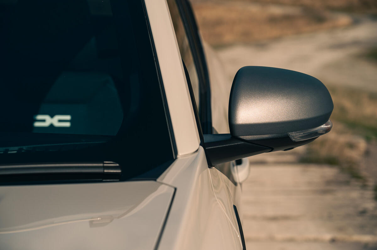 Dacia Duster Critique du rétroviseur