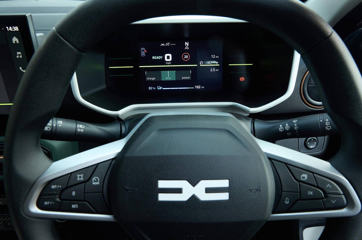 Dacia Spring avis infotainment 