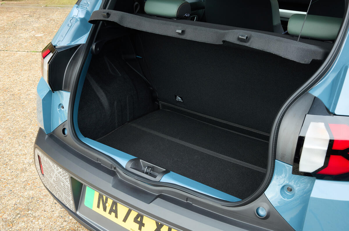 Dacia Spring : essai de boutons intérieurs