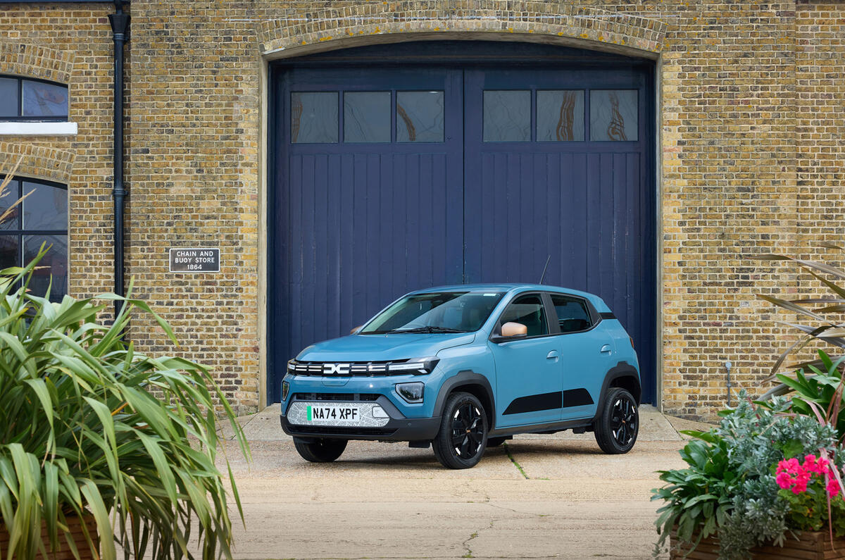 Dacia Spring avis garé
