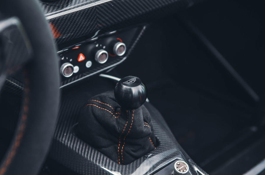 donkervoort f22 review 2023 07 gearstick