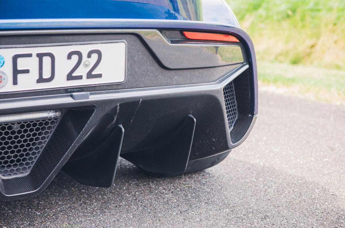 donkervoort f22 review 2023 15 diffuseur