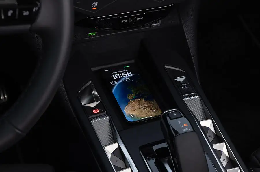 ds 3 e tense 08 chargeur de téléphone