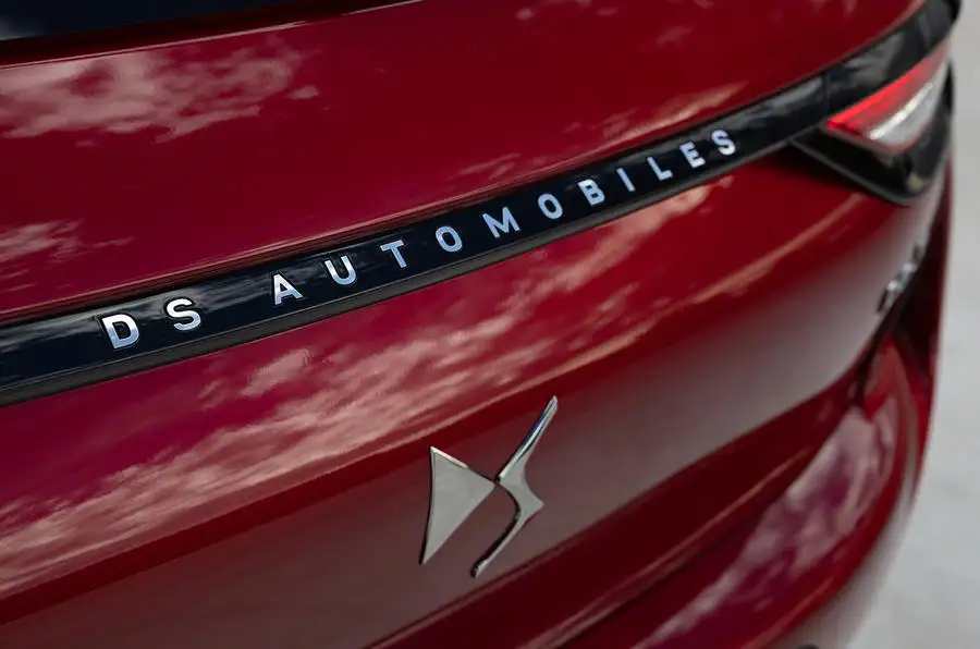 ds 3 e tense 14 arrière