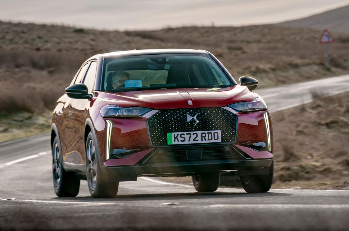 DS3 2025 Review angle avant 17