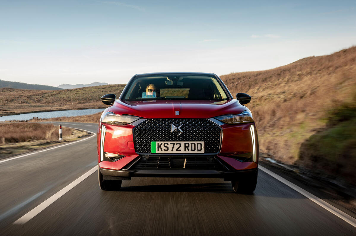 DS3 2025 Examen de la tête avant sur la piste 8